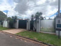 Casa com 3 quartos, 333,77 m², ocupada