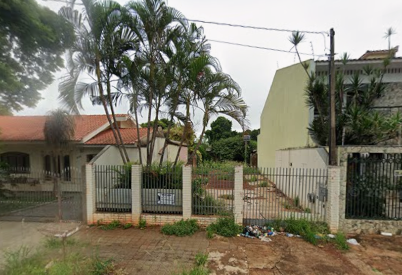 Terreno com 600m² e Casa com 300m² em Maringá/PR