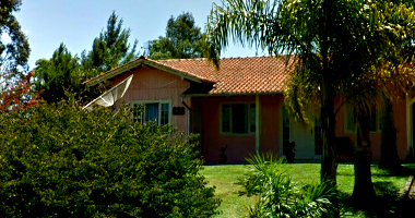 Terreno com casa e galpão, 2 quartos, 1 banheiro, 120m² construídos