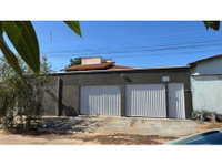 Casa ocupada com 238 m² e 2 vagas