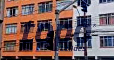 Apartamento 61 com Vaga no Edifício Lamenha Lins - Centro, Curitiba/PR