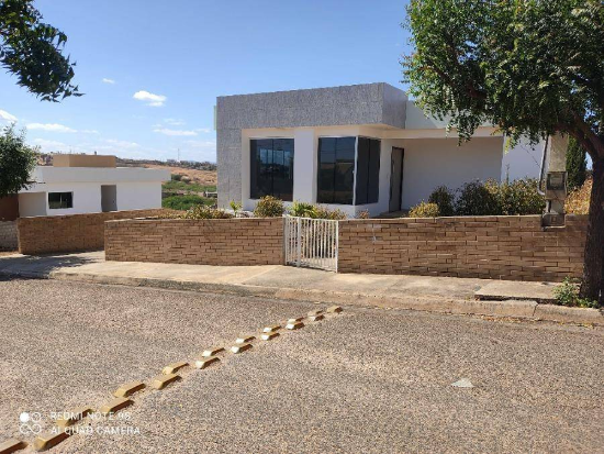 Casa em Condomínio Ocupada em Salgueiro - PE