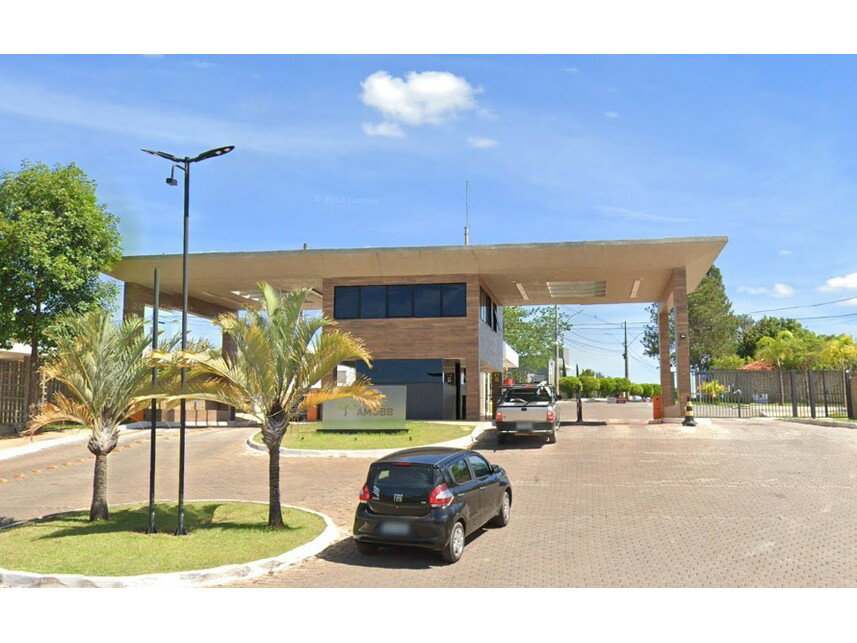 Terreno de 863,93 m² em condomínio