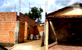 Casa com 8 cômodos e ponto comercial em Dianópolis/TO