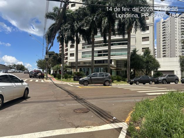 Apartamento com 3 quartos e 2 banheiros em Londrina/PR