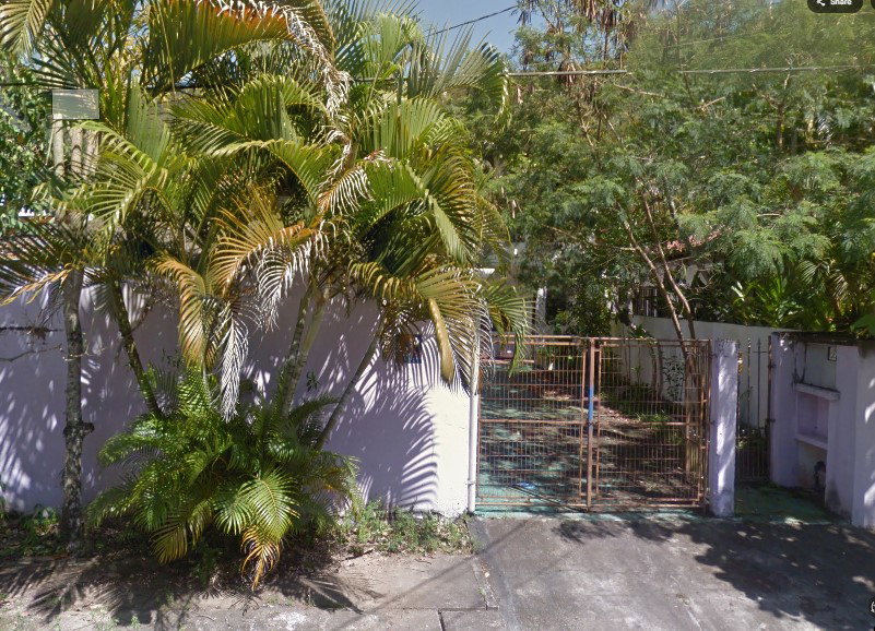 Casa com Piscina em Praia das Cigarras - 360m²