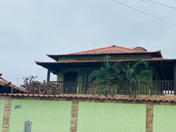 Casa com 3 quartos, 2 banheiros, 385m² área privativa, desocupada
