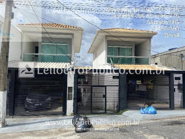 Casa com 2 quartos, 2 banheiros, 2 vagas e 76,5m² construída