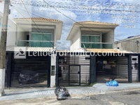 Casa com 2 quartos, 2 banheiros, 2 vagas e 76,5m² construída