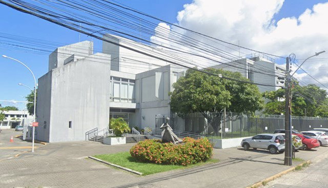 Prédio Comercial em Recife com obra de arte integrada - Oportunidade única