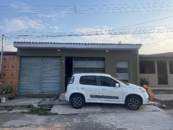 Casa com 2 Quartos e 1 Vaga em Nova Olinda