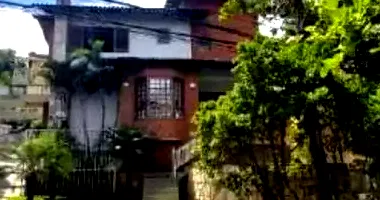 Casa em Leilão com 360m² Construída em Cotia