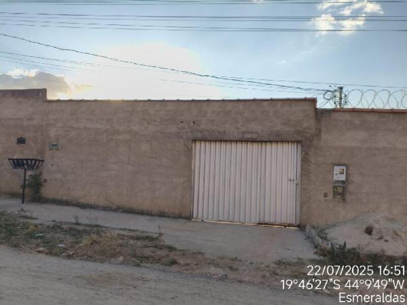 Casa em Esmeraldas/MG com 2 quartos