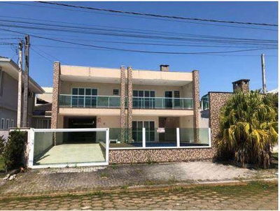 Casa com piscina em Balneário Atami - 310,54m²