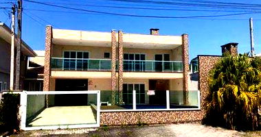 Casa com piscina em Balneário Atami - 310,54m²