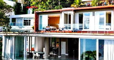 Casa de Alto Padrão com 680 m², ocupada, 2 matrículas
