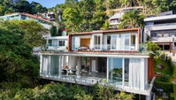 Casa de Alto Padrão com 680 m², ocupada, 2 matrículas