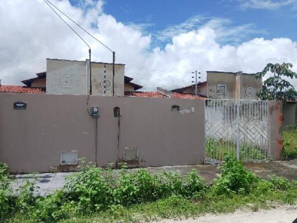 Casa com 2 quartos, 63,53m², área privativa e terreno de 198m²