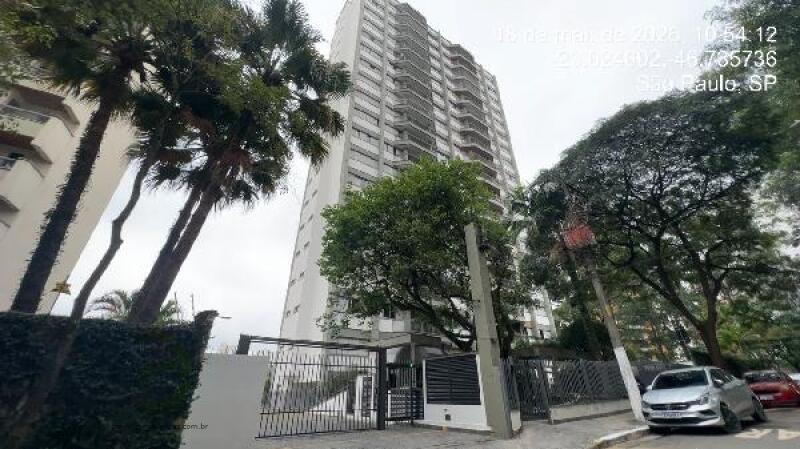 Apartamento com 149m², 2 vagas e área total de 323m²