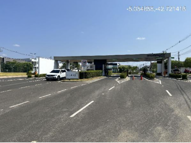 Casa com 3 quartos, 3 banheiros e 4 vagas de garagem