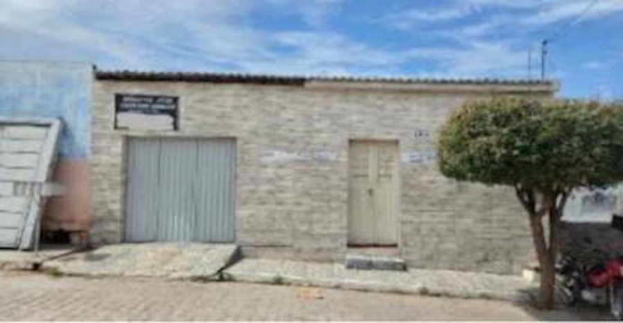 Casa ocupada com 2 quartos, 1 banheiro e 145,91 m²