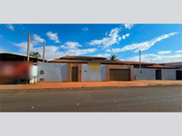 Casa com 235m² de área construída em Santa Helena de Goiás