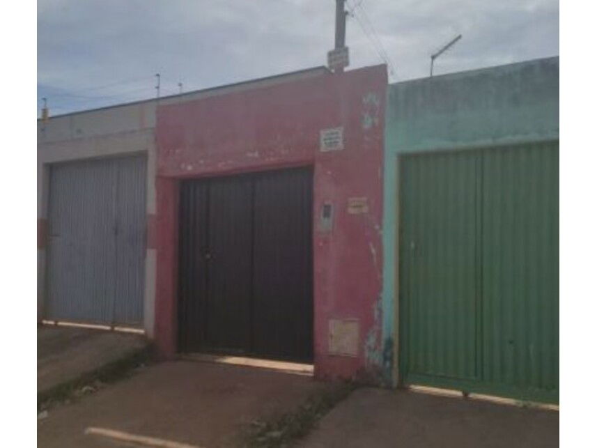 Casa com 200,20m² de terreno e 63,54m² construída em Barrolândia