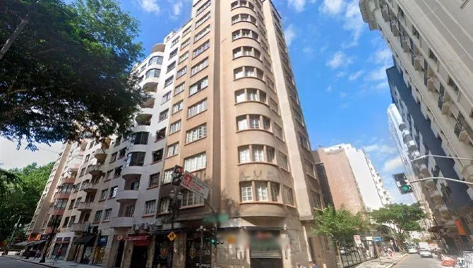 Apartamento de 102 m² adaptado para escritório