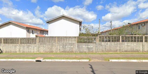 Casa residencial tipo B3 com 3 quartos e 2 banheiros, desocupada