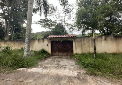 Casa com 3 Quartos e 3 Banheiros em Maricá