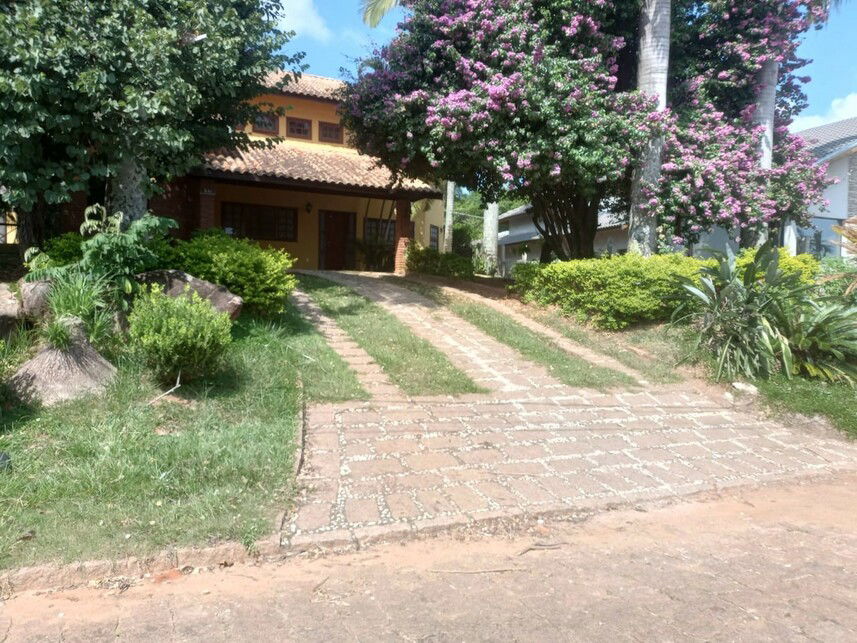 Casa desocupada com 1.000m² de terreno em Itupeva/SP