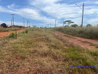 Terreno de 253 m² em Loteamento