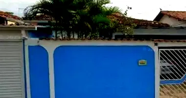 Casa com 136m² construída e terreno de 250m², imóvel ocupado