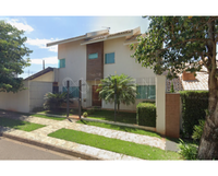 Sobrado com 3 quartos, 185m²