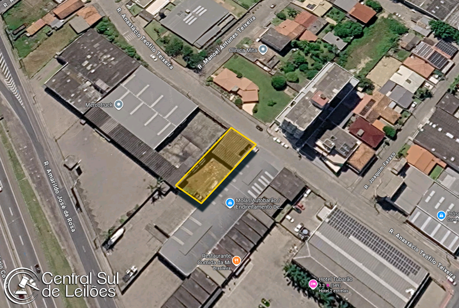 Terreno com 456m² e cobertura de 180m² como depósito