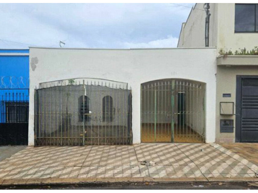 Casa com 2 quartos, 1 banheiro, 109,76m² construída, ocupada
