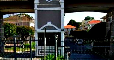 Casa em Condomínio com 309m² de Área Construída