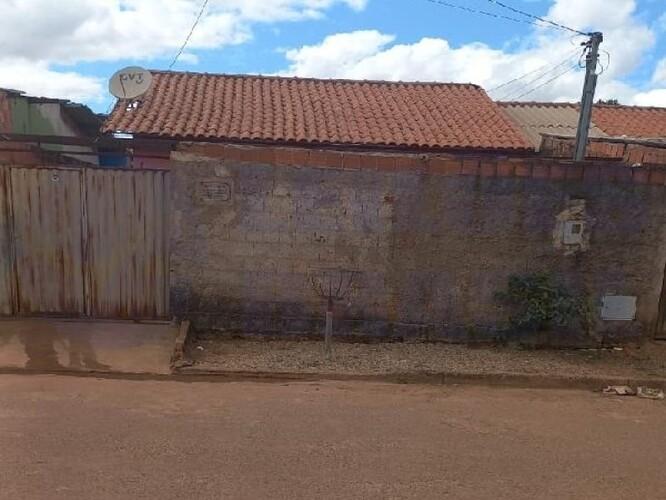 Casa com 2 quartos, 1 banheiro, 70m² área privativa, 1 vaga