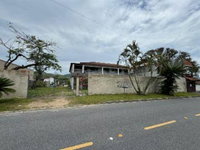 Casa padrão com 6 quartos e 5 banheiros em Maric/RJ