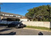 Casa com 215,75m² construída em terreno de 1.489,60m², imóvel