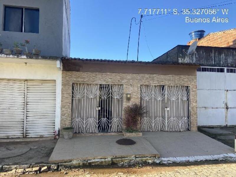 Casa com 3 quartos, 2 banheiros e 1 vaga de garagem