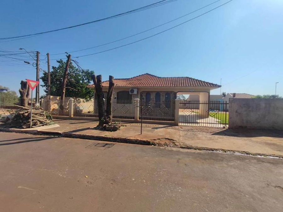 Casa Padrão Ocupada com 1 Quarto e 1 Banheiro em Ângulo/PR
