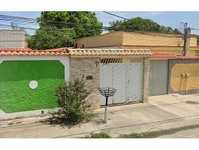Casa Ocupada com 152m² de Área Construída em Nova Iguaçu
