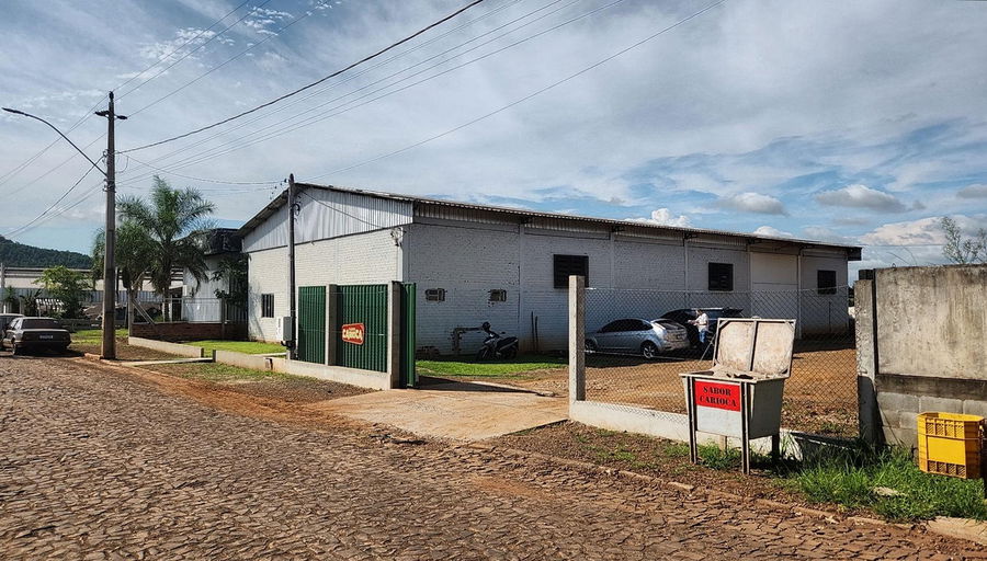 Lote Urbano com Pavilhão Industrial em Riqueza/SC