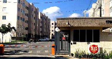 Apartamento com 2 quartos, 1 banheiro, área privativa e 1 vaga
