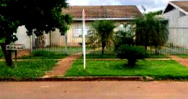 Casa com 2 quartos, 1 banheiro, 67m² construída, ocupada