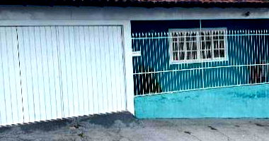 Casa com 3 quartos, 2 banheiros e 1 vaga, área construída 150m²