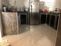 Casa com 3 quartos, 2 banheiros e 2 vagas, área construída 182m²