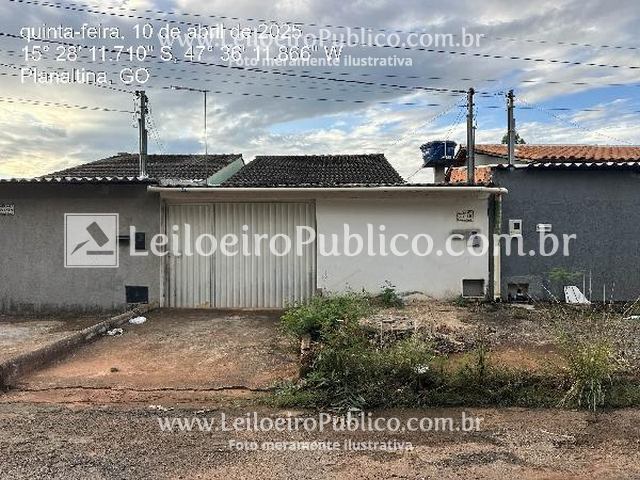 Casa com 2 quartos, 2 banheiros, 1 vaga e 77,69m² construída