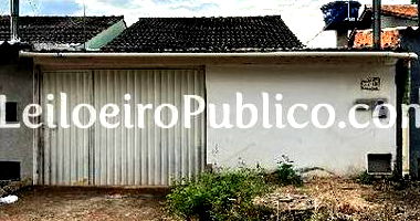 Casa com 2 quartos, 2 banheiros, 1 vaga e 77,69m² construída
